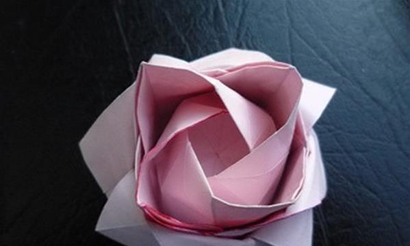 如何用布条折制玫瑰花的花瓣？